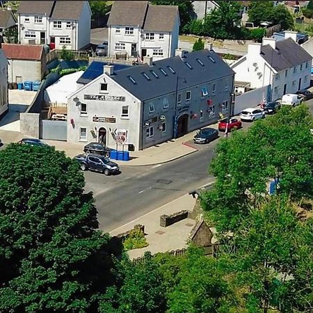 The Armada Inn Armoy Exterior foto
